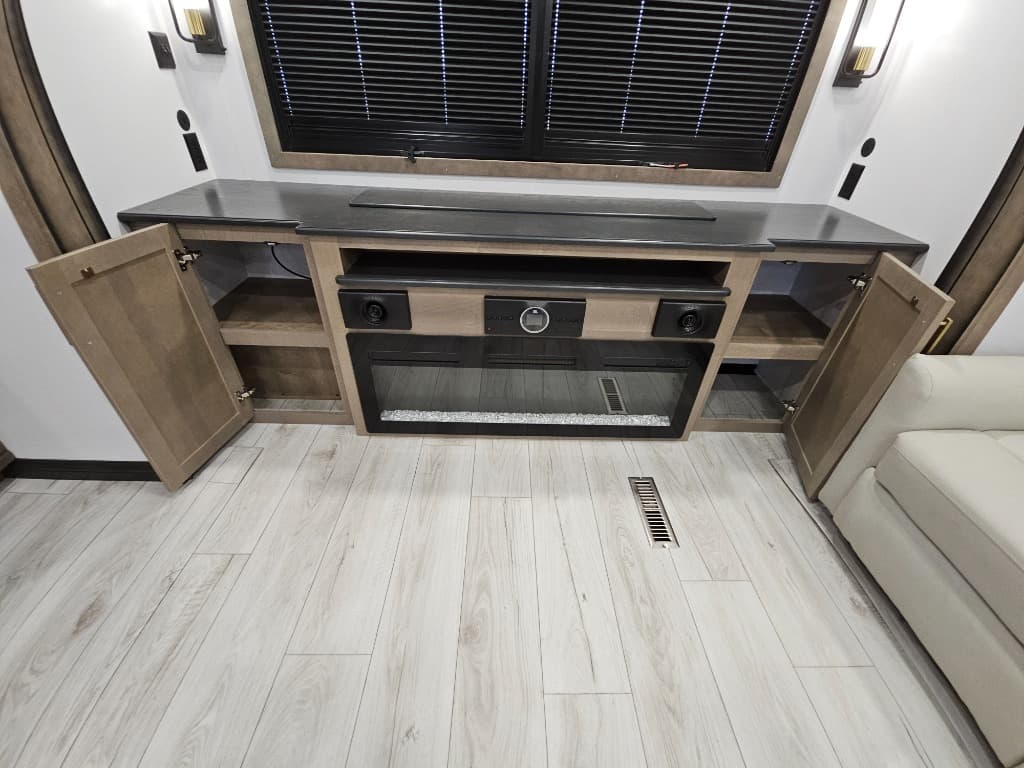 2026 Keystone RV 2026 Keystone RV Montana - thumbnail 18