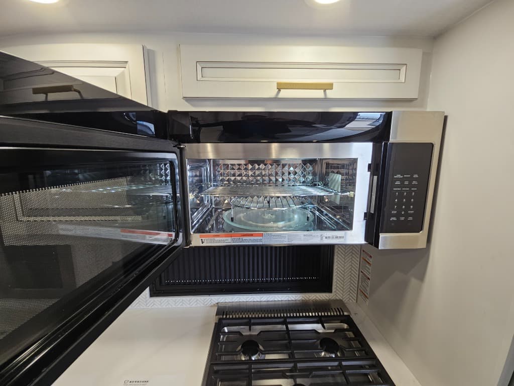 2026 Keystone RV 2026 Keystone RV Montana - thumbnail 24