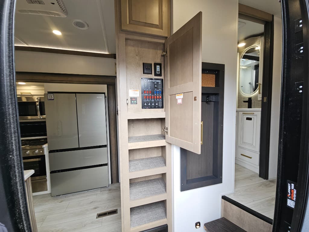 2026 Keystone RV 2026 Keystone RV Montana - thumbnail 36