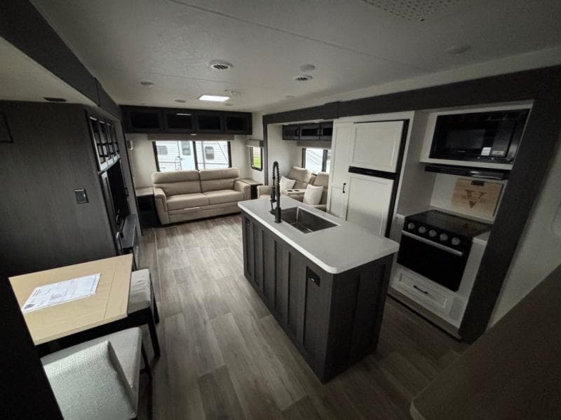 2025 Venture RV 2025 Venture RV SportTrek Touring Edition - thumbnail 5