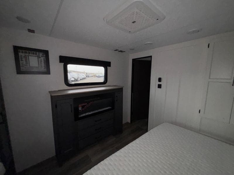 2025 Venture RV 2025 Venture RV SportTrek Touring Edition - thumbnail 6