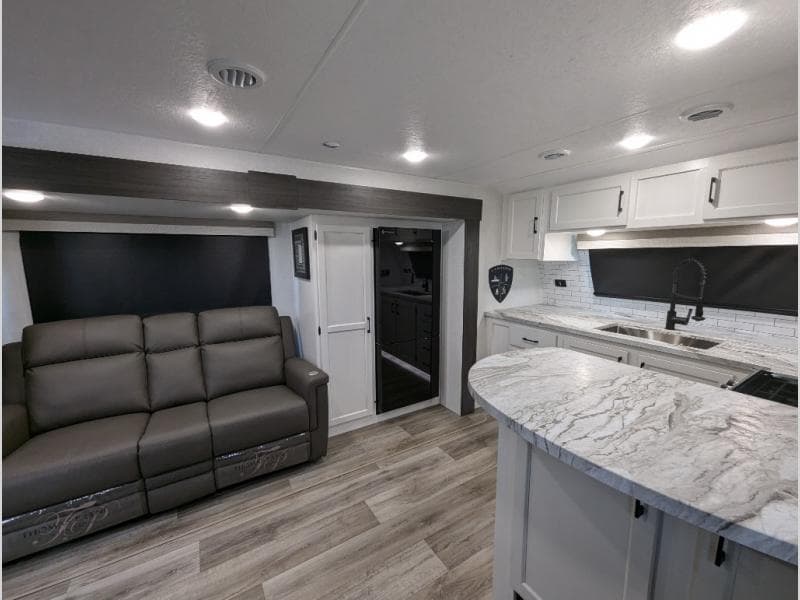 2025 Venture RV 2025 Venture RV Stratus - thumbnail 4