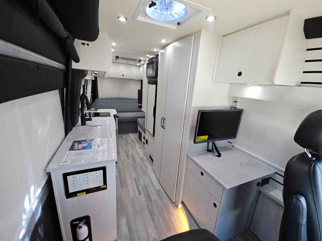 2025 Pleasure-Way 2025 Pleasure-Way Plateau - thumbnail 11