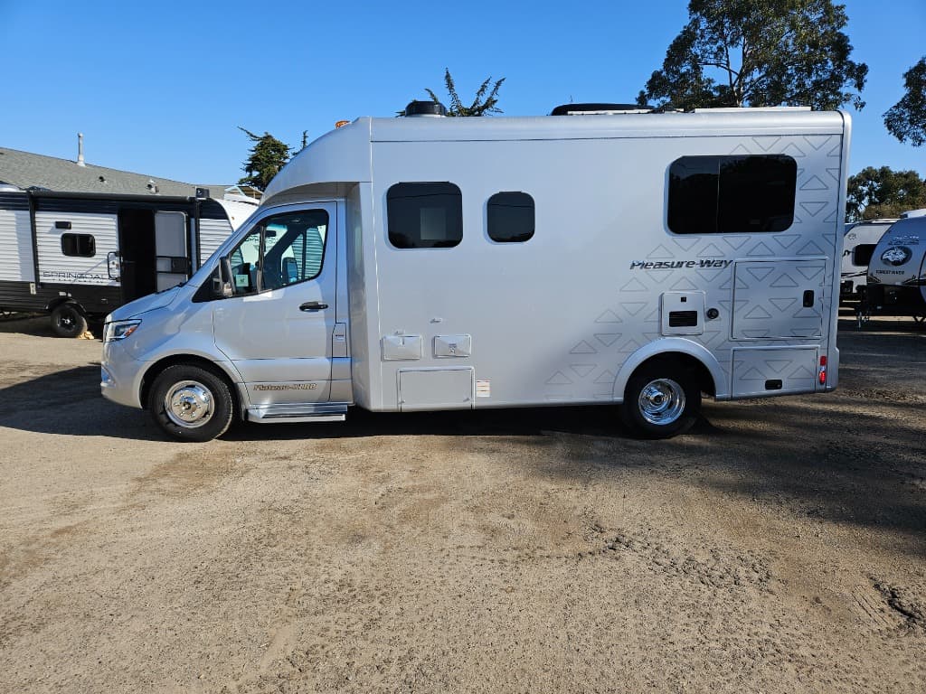 2025 Pleasure-Way 2025 Pleasure-Way Plateau - thumbnail 6