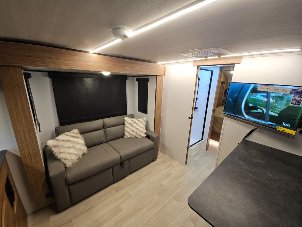 2026 Keystone RV 2026 Keystone RV Reign - thumbnail 21