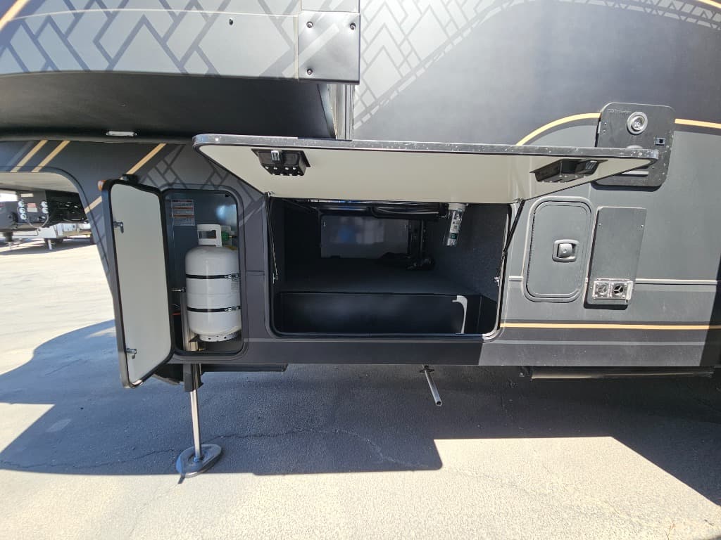 2026 Keystone RV 2026 Keystone RV Raptor - thumbnail 36