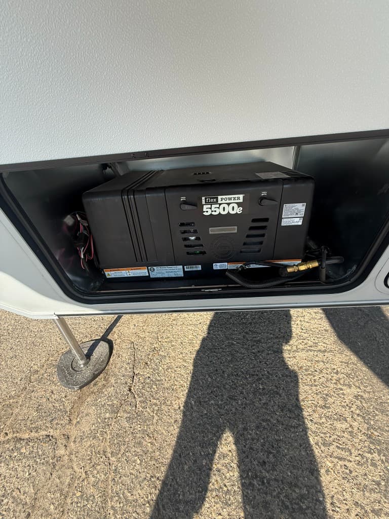 2026 Keystone RV 2026 Keystone RV Raptor - thumbnail 9