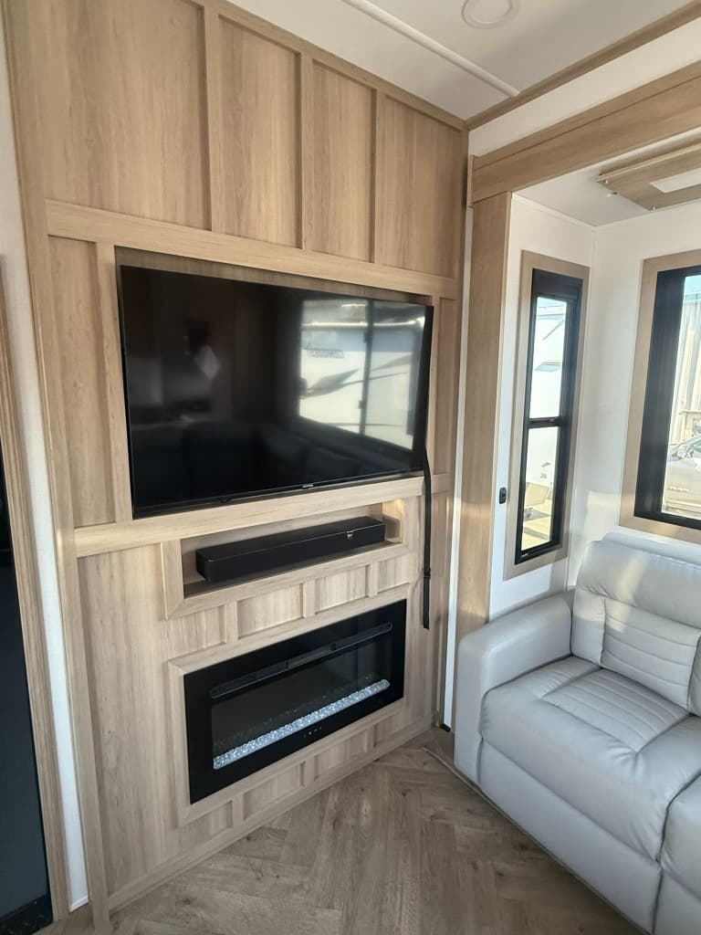 2026 Keystone RV 2026 Keystone RV Raptor - thumbnail 22