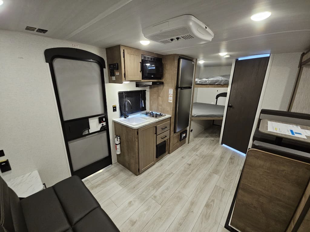 2025 Keystone RV 2025 Keystone RV Springdale Classic Mini - thumbnail 10