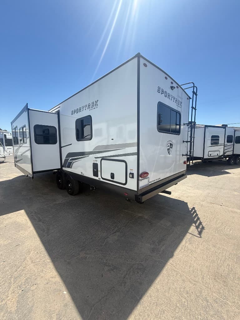 2026 Venture RV 2026 Venture RV SportTrek - thumbnail 3