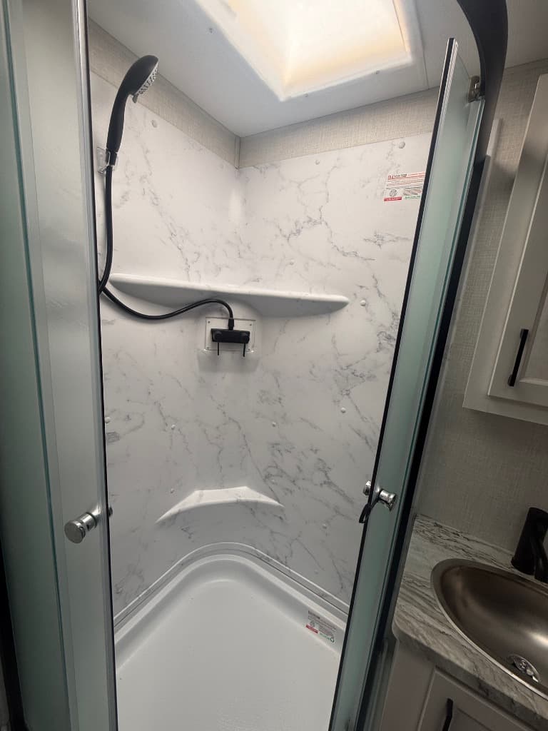 2026 Venture RV 2026 Venture RV SportTrek - thumbnail 11