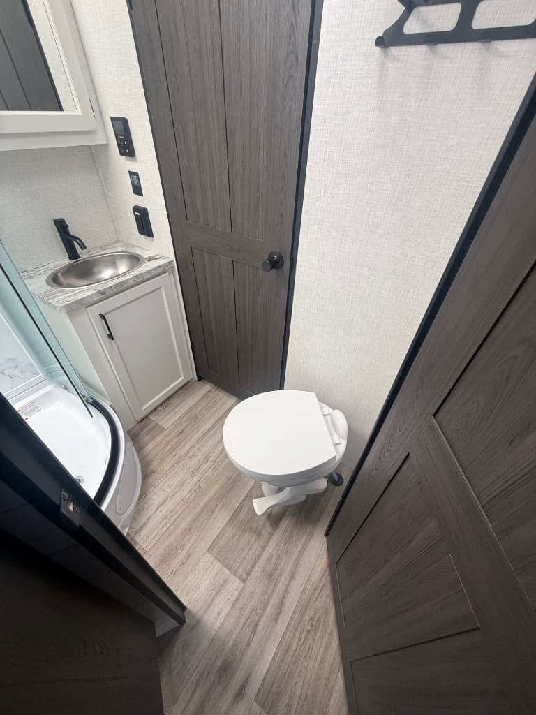 2026 Venture RV 2026 Venture RV SportTrek - thumbnail 13