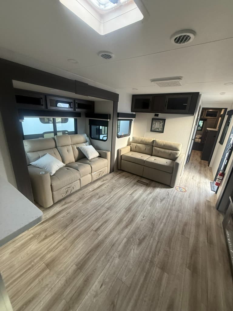 2026 Venture RV 2026 Venture RV SportTrek Touring Edition - thumbnail 16