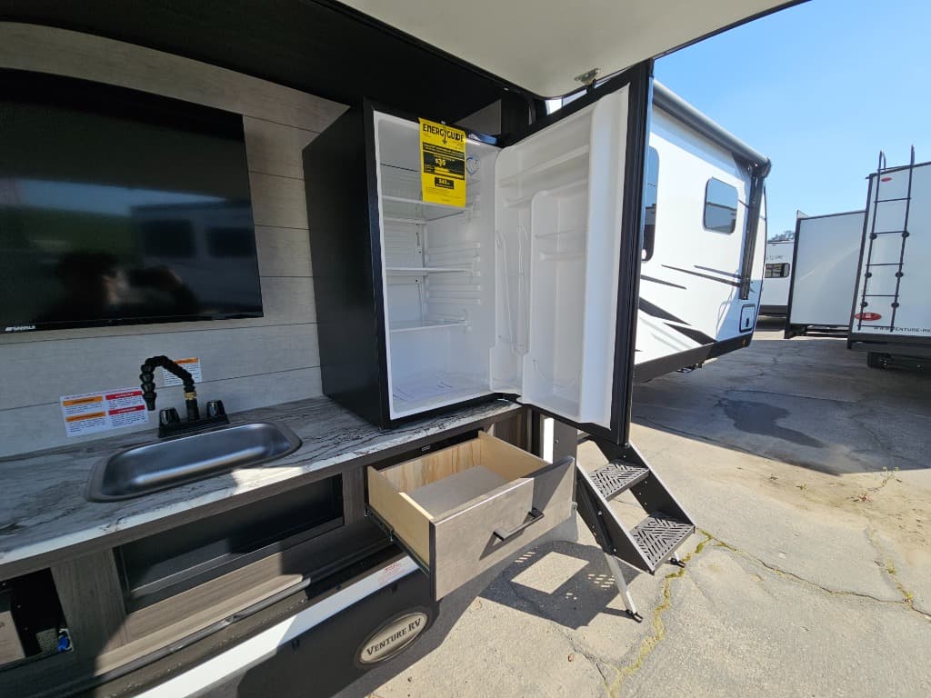 2026 Venture RV 2026 Venture RV SportTrek Touring Edition - thumbnail 34