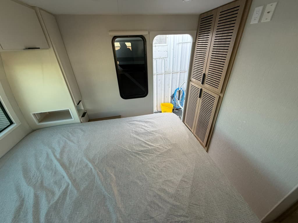 2026 Winnebago 2026 Winnebago Thrive - thumbnail 15