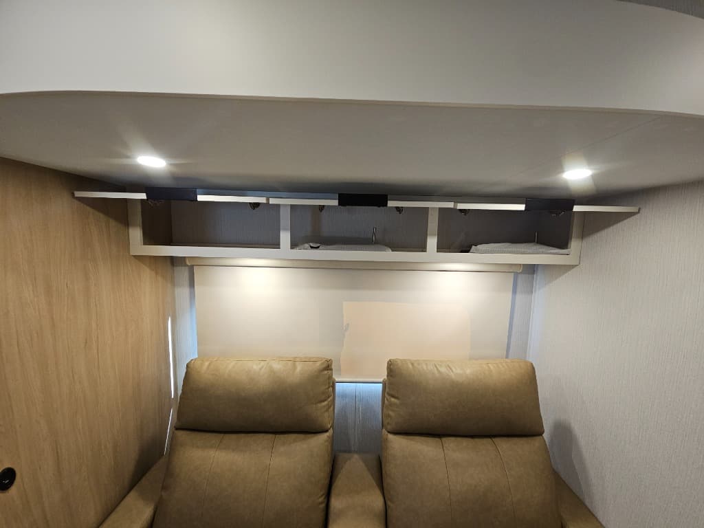 2026 Winnebago 2026 Winnebago Thrive - thumbnail 27