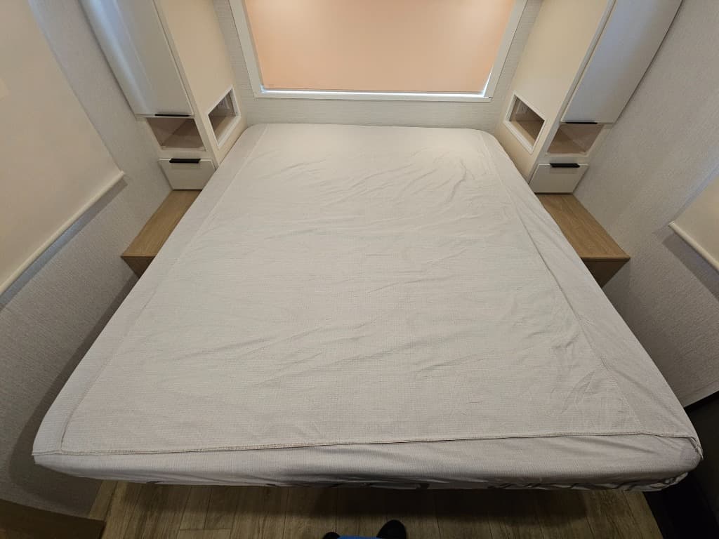 2026 Winnebago 2026 Winnebago Thrive - thumbnail 38