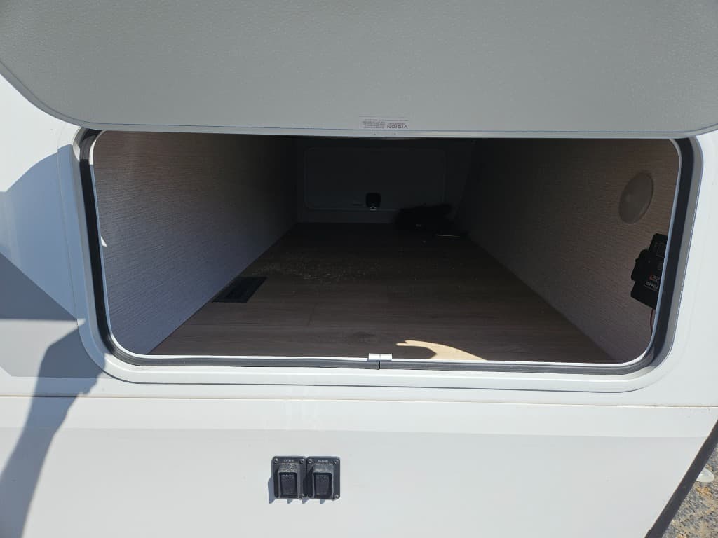 2026 Winnebago 2026 Winnebago Thrive - thumbnail 9