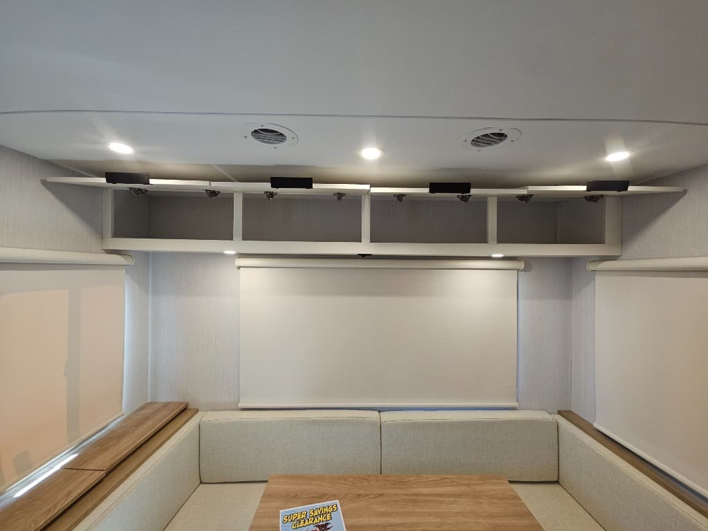 2026 Winnebago 2026 Winnebago Thrive - thumbnail 25