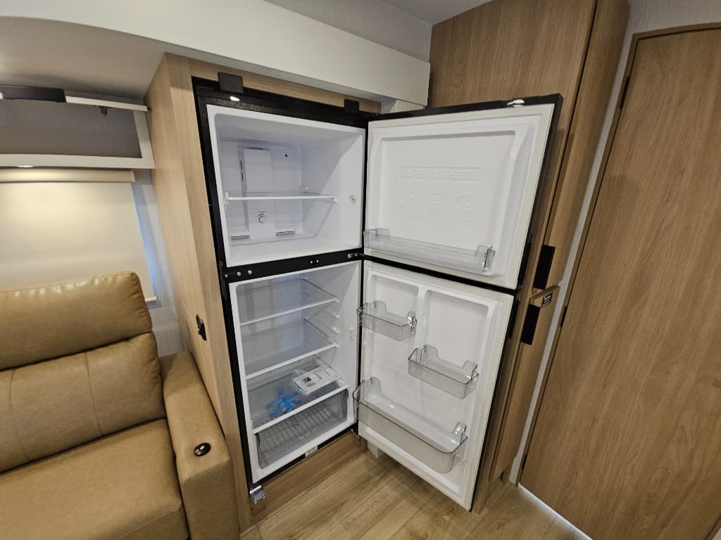 2026 Winnebago 2026 Winnebago Thrive - thumbnail 29