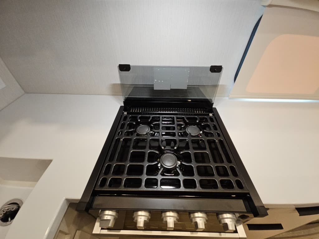 2026 Winnebago 2026 Winnebago Thrive - thumbnail 38