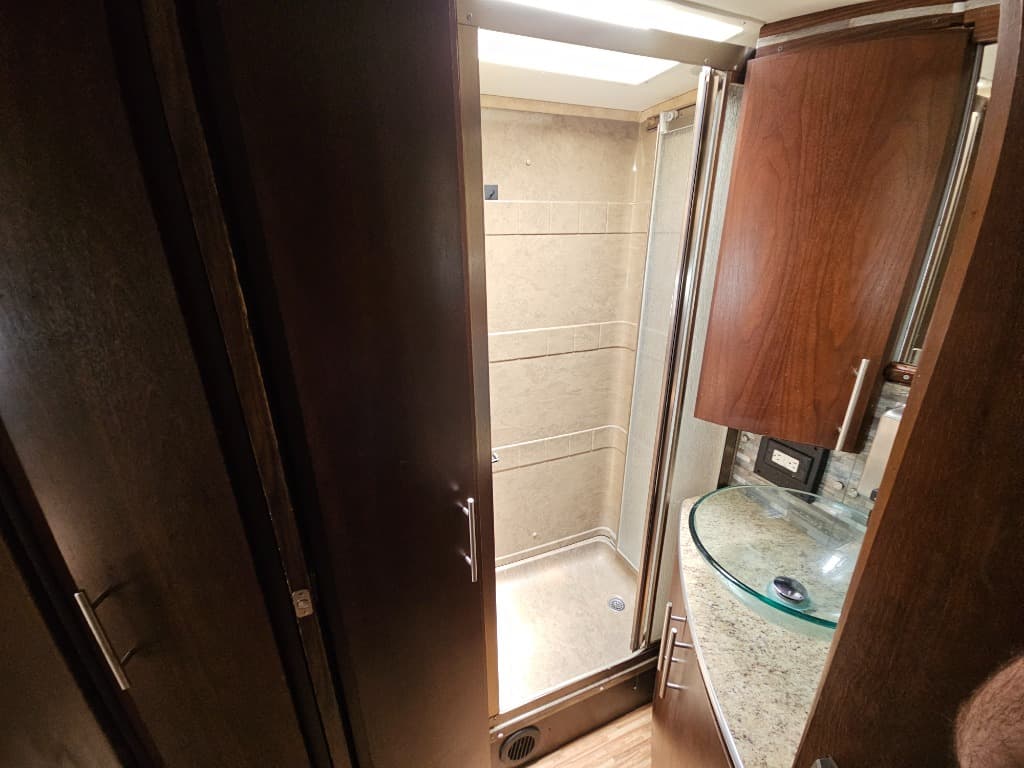 2009 Coachmen 2009 Coachmen Prism - thumbnail 32