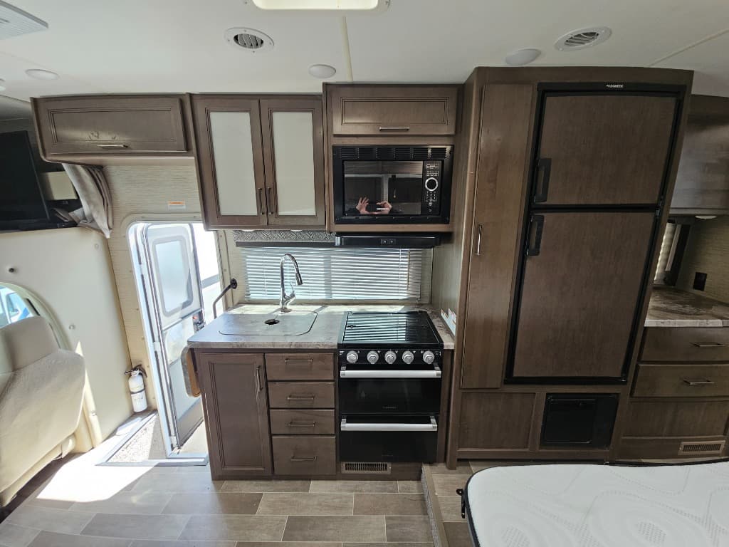 2022 Thor Motor Coach 2022 Thor Motor Coach Chateau - thumbnail 27