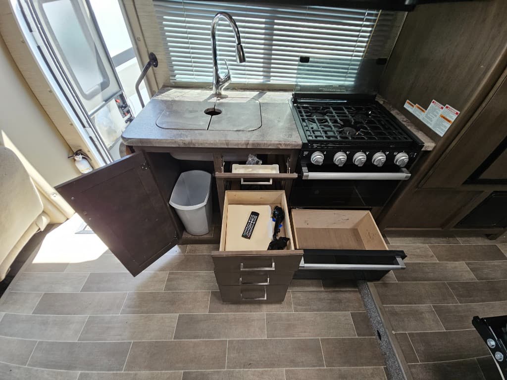 2022 Thor Motor Coach 2022 Thor Motor Coach Chateau - thumbnail 35