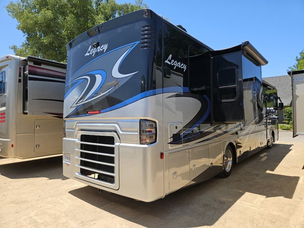 2019 Forest River 2019 Forest River Legacy SR - thumbnail 2