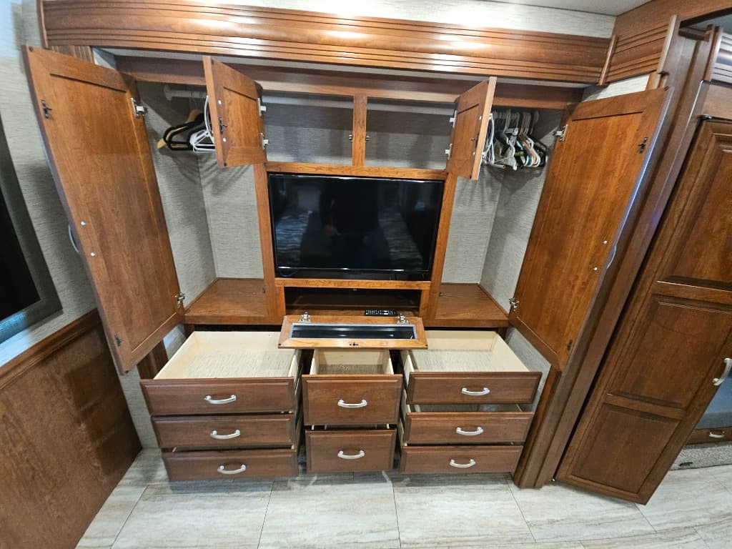 2019 Forest River 2019 Forest River Legacy SR - thumbnail 36