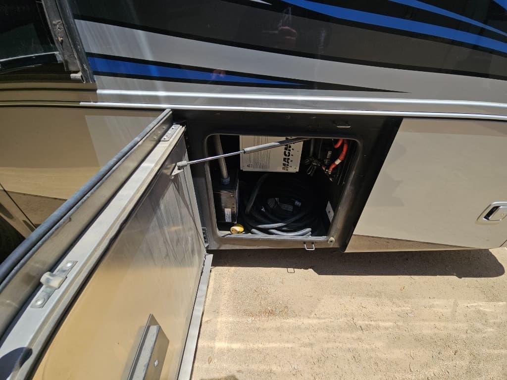 2019 Forest River 2019 Forest River Legacy SR - thumbnail 65