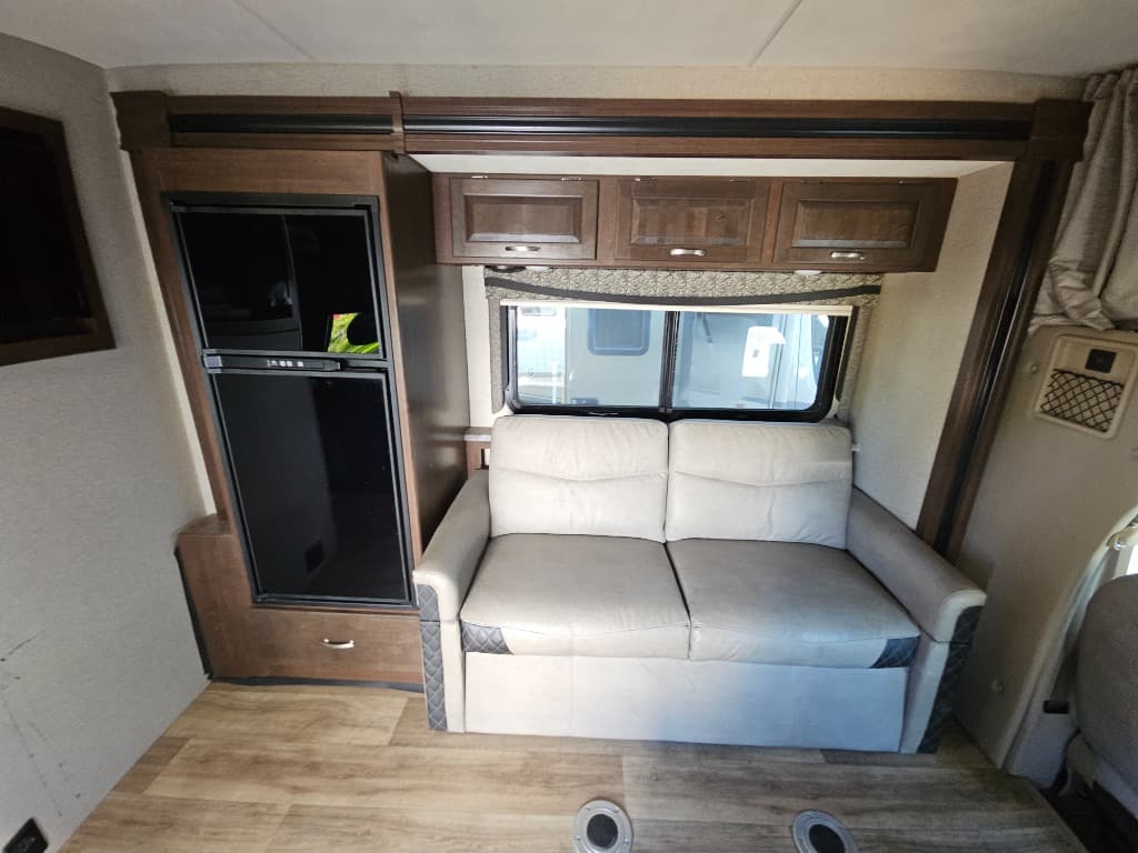 2019 Thor Motor Coach 2019 Thor Motor Coach Outlaw - thumbnail 12