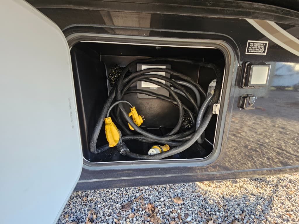 2014 Thor Motor Coach 2014 Thor Motor Coach Hurricane - thumbnail 22