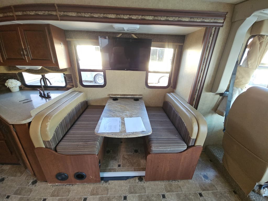 2014 Thor Motor Coach 2014 Thor Motor Coach Hurricane - thumbnail 42