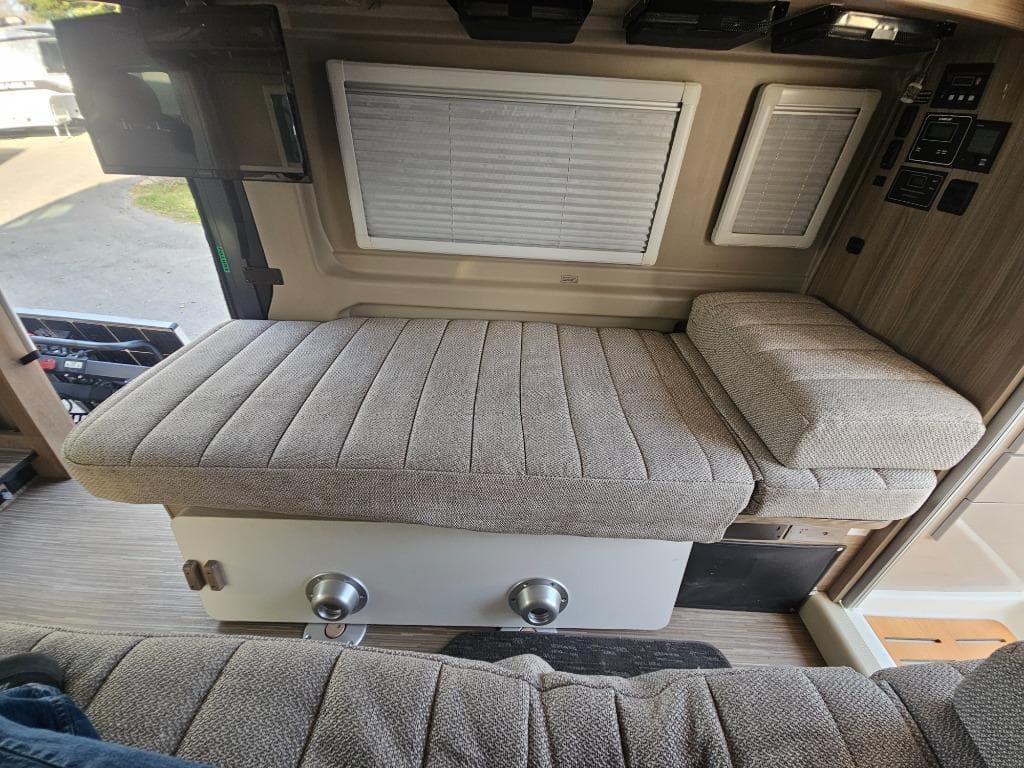 2019 Winnebago 2019 Winnebago Travato - thumbnail 12