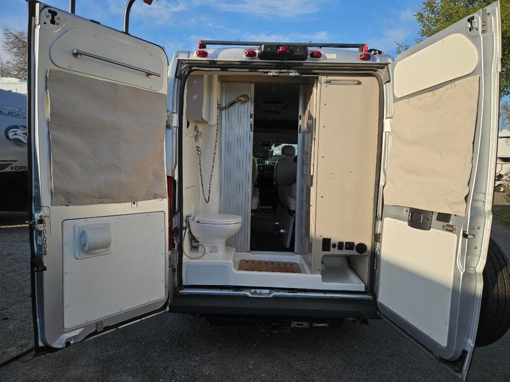 2019 Winnebago 2019 Winnebago Travato - thumbnail 38