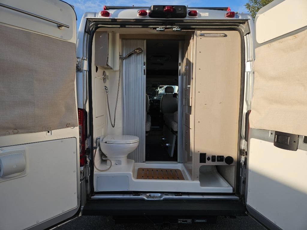 2019 Winnebago 2019 Winnebago Travato - thumbnail 39
