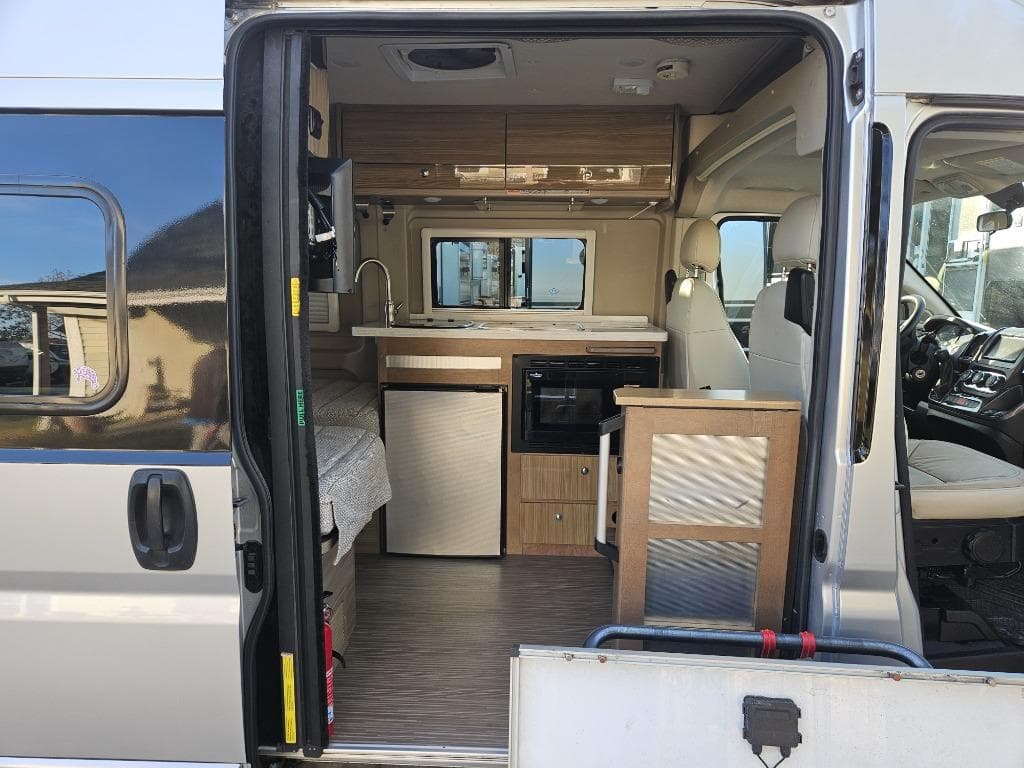 2019 Winnebago 2019 Winnebago Travato - thumbnail 40