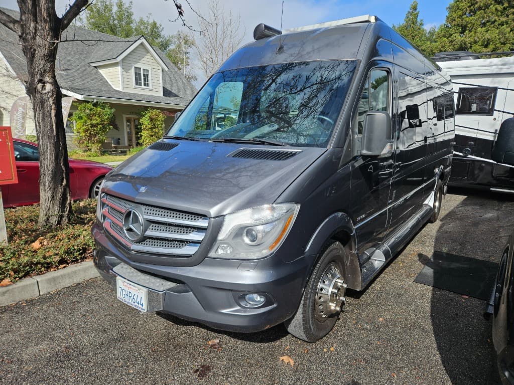 2015 Roadtrek 2015 Roadtrek Adventurous - thumbnail 4