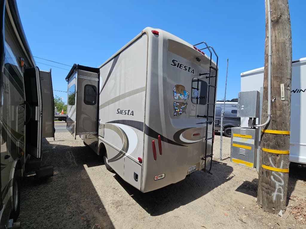 2016 Thor Motor Coach 2016 Thor Motor Coach Siesta Sprinter - thumbnail 3