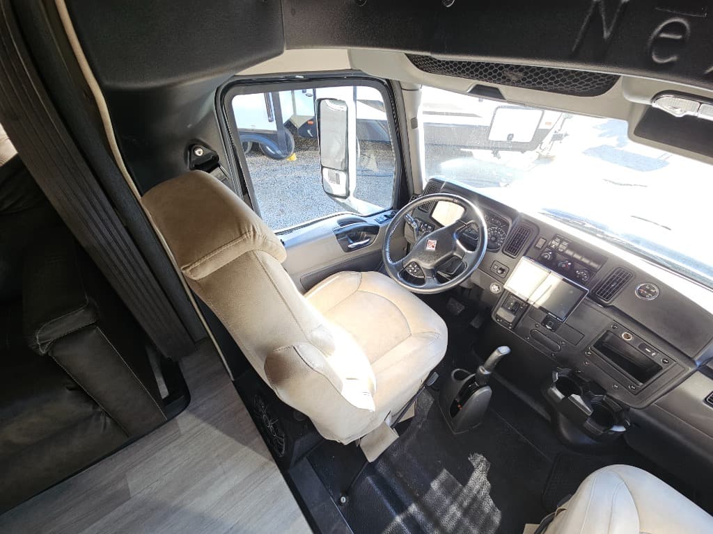 2022 NeXus RV 2022 NeXus RV Wraith - thumbnail 12