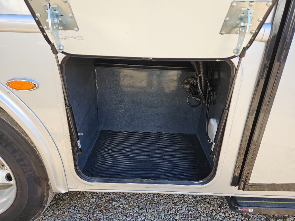 2022 NeXus RV 2022 NeXus RV Wraith - thumbnail 56