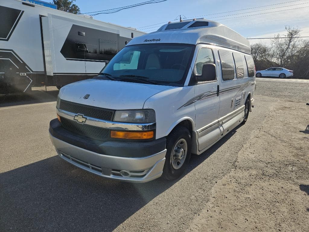 2010 Roadtrek 2010 Roadtrek Versatile - thumbnail 4