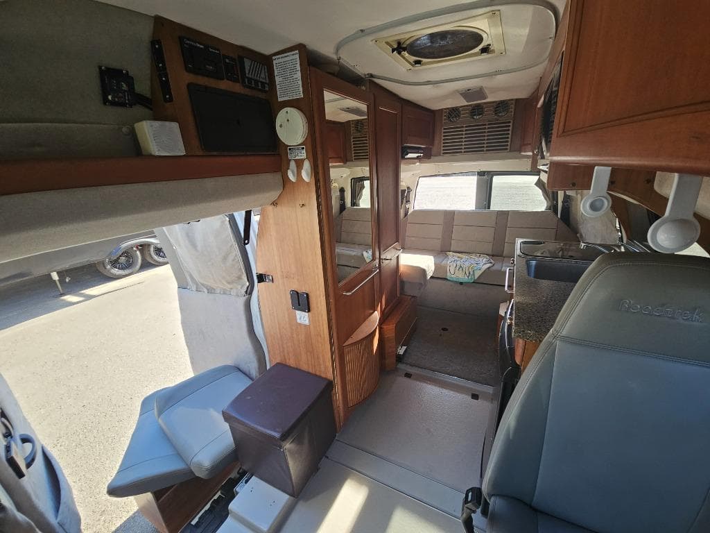 2010 Roadtrek 2010 Roadtrek Versatile - thumbnail 6