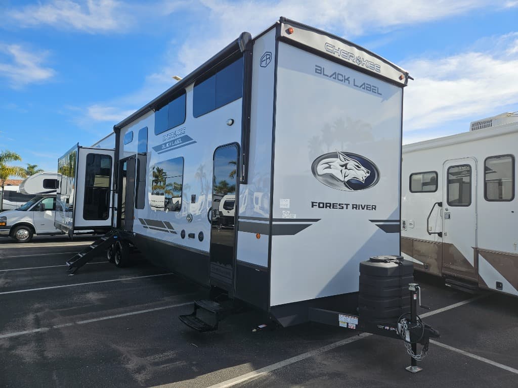 2026 Forest River Cherokee Timberwolf Black Label 39JMBL